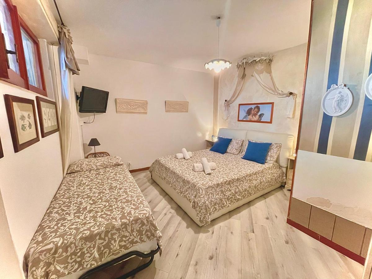 Un Ospite A Fontania Bed and Breakfast Gaeta Eksteriør billede
