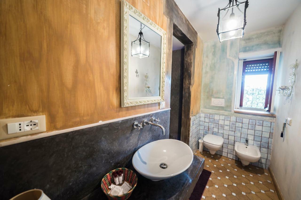 Un Ospite A Fontania Bed and Breakfast Gaeta Eksteriør billede