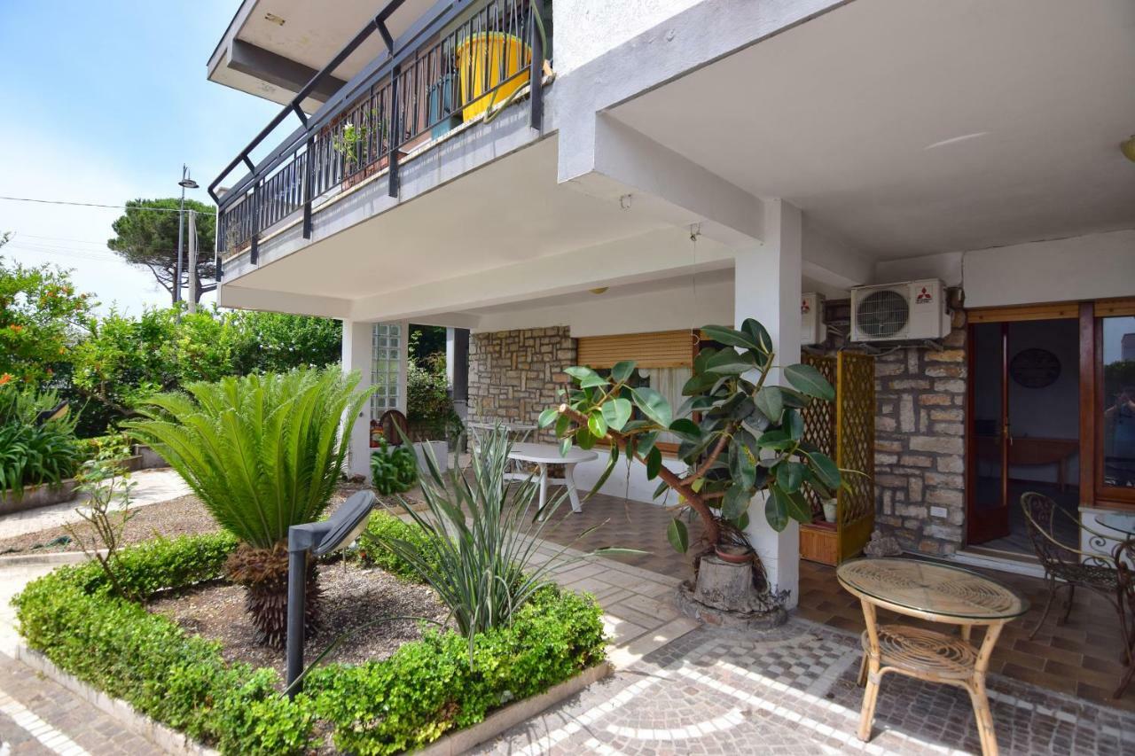 Un Ospite A Fontania Bed and Breakfast Gaeta Eksteriør billede