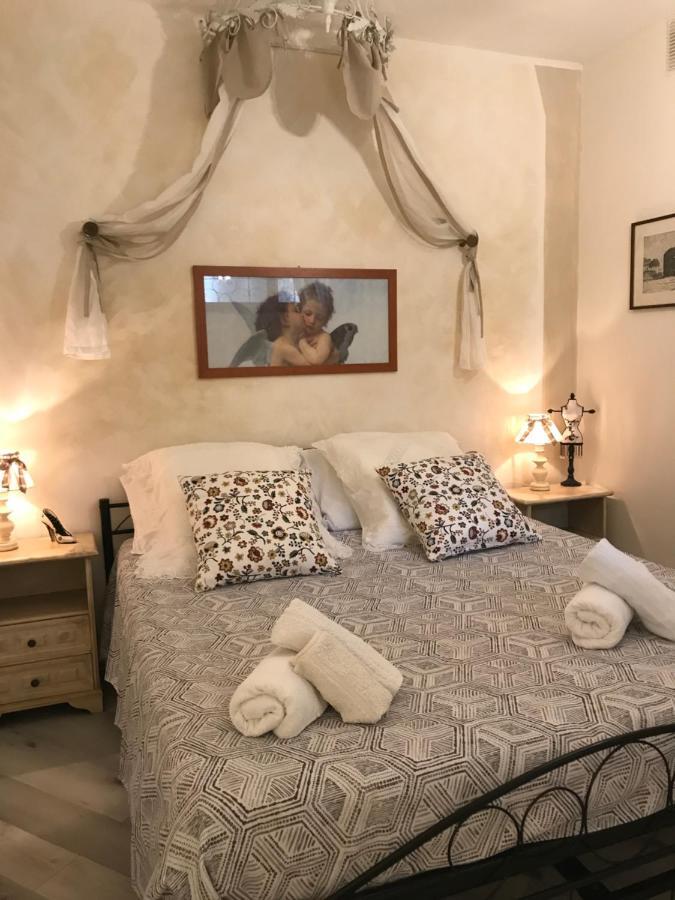 Un Ospite A Fontania Bed and Breakfast Gaeta Eksteriør billede